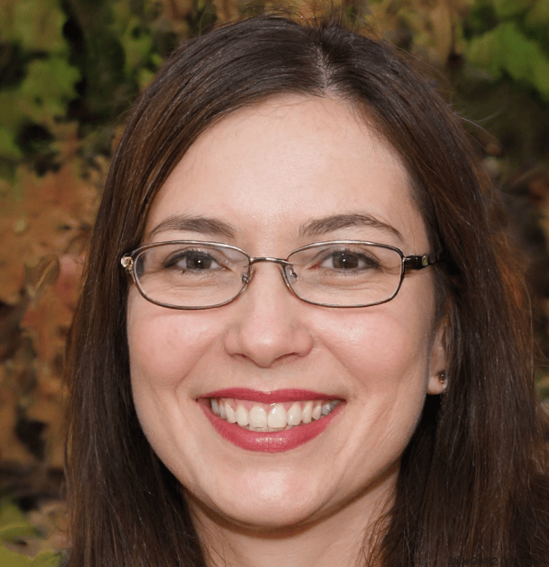 Sofía Méndez, Gerente de Marca en Heksa Tech, opinando sobre experiencia con Mármol Rojo